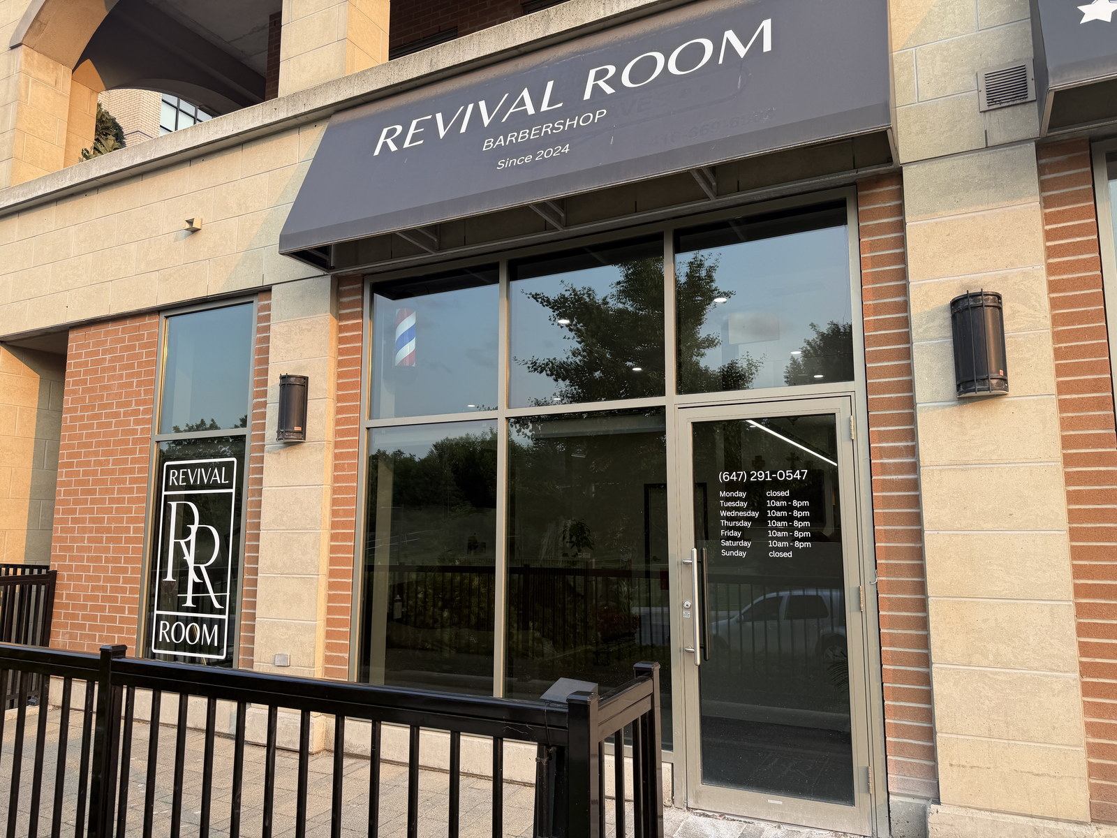 The Revival Room storefront on Woodbridge Avenue