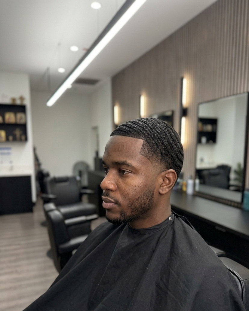 Deep 360 waves with a lined up hairline